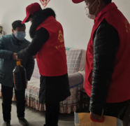 公车公司开展学习雷锋，关爱孤寡老人 志愿服务活动
